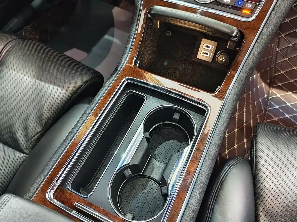 Lincoln Continental 3.0T 4WD Premium Shine Edition, фото 19