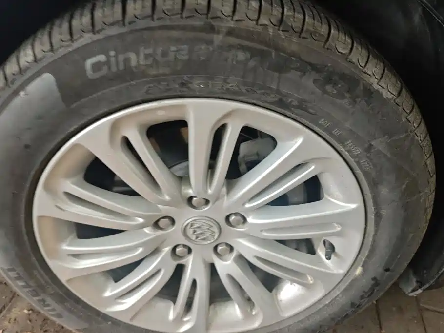 Buick LaCrosse — миниатюра 6