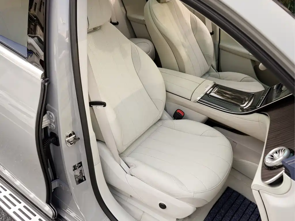 Mercedes-Benz EQE SUV — миниатюра 19