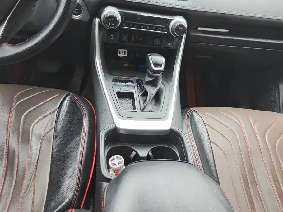 Toyota RAV4 — миниатюра 16