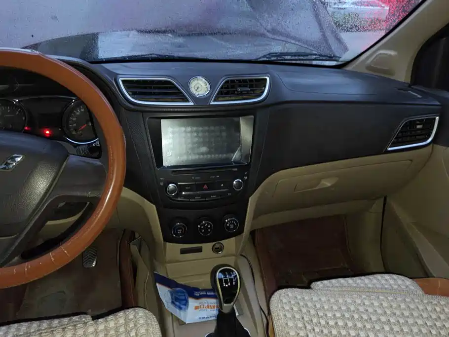 Wuling Hongguang — миниатюра 13