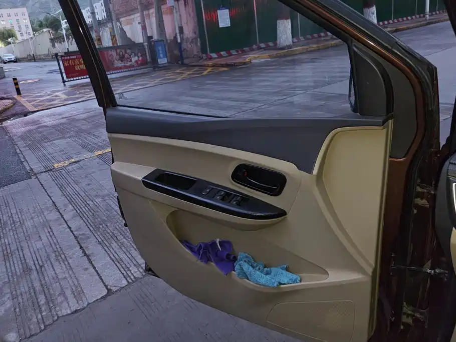 Wuling Hongguang — миниатюра 7