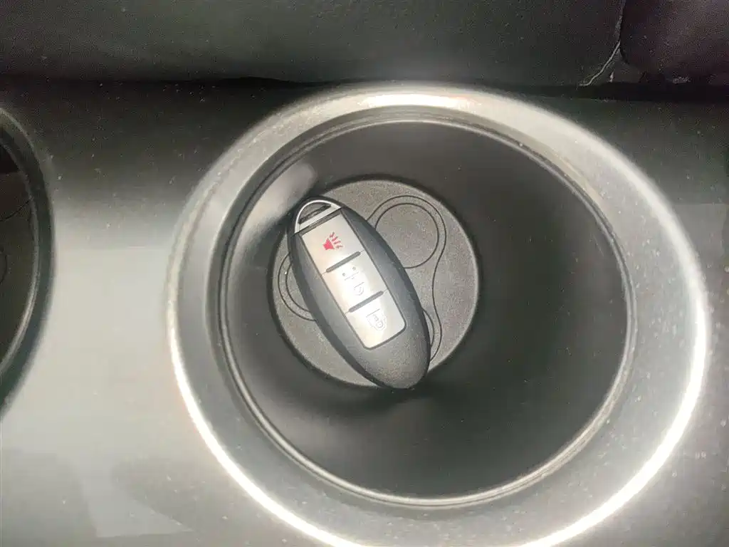 Infiniti ESQ 2014 1.6L