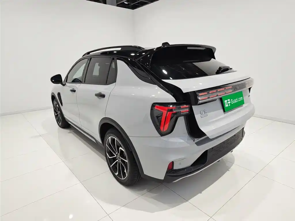 Lynk & Co 01 - фото 23