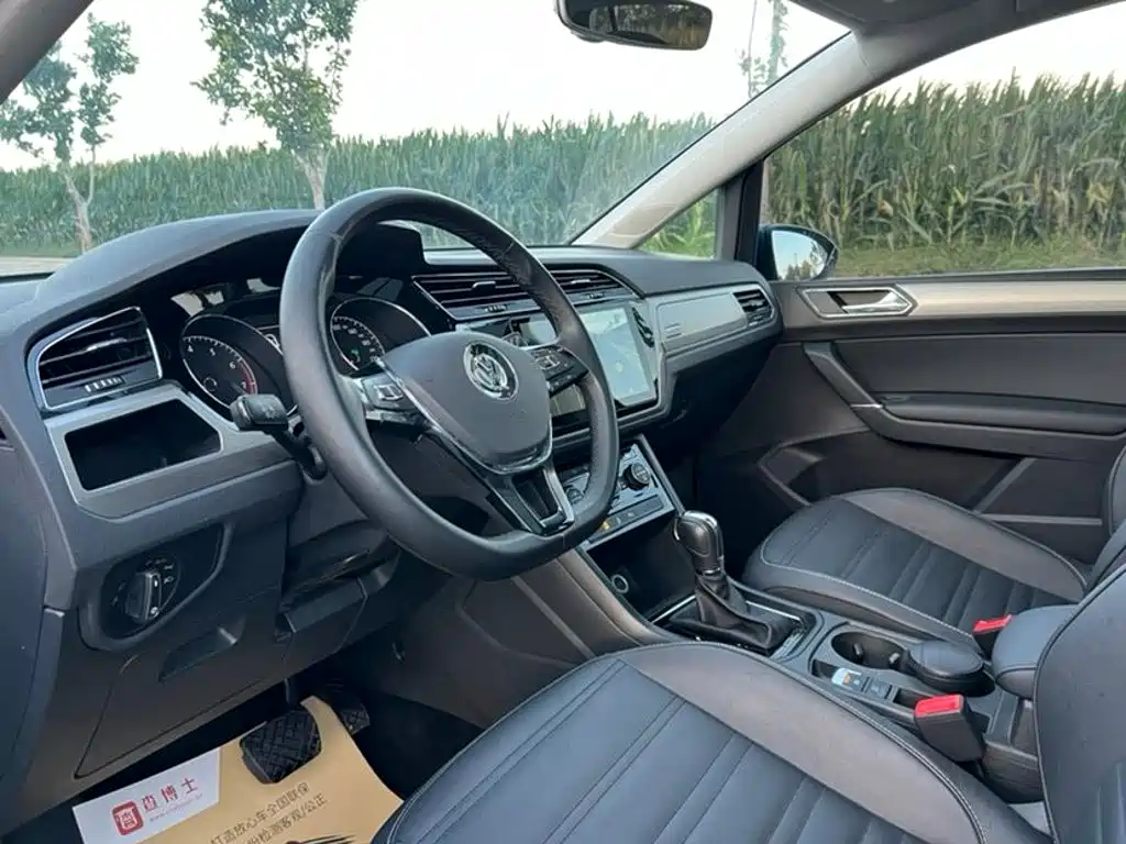 Volkswagen Touran — миниатюра 5