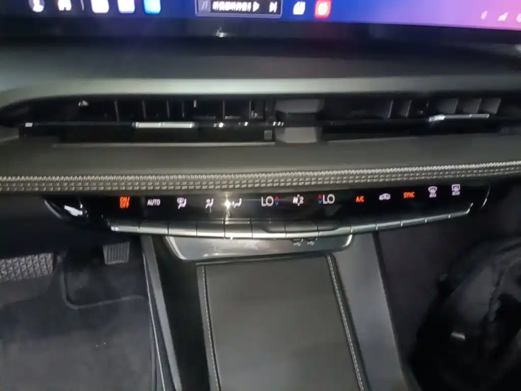 Cadillac GT4 — миниатюра 13