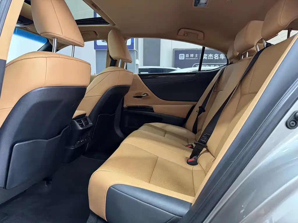 Lexus ES 2022 200