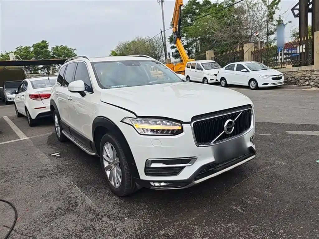 Volvo XC90 2015 T6 7 мест