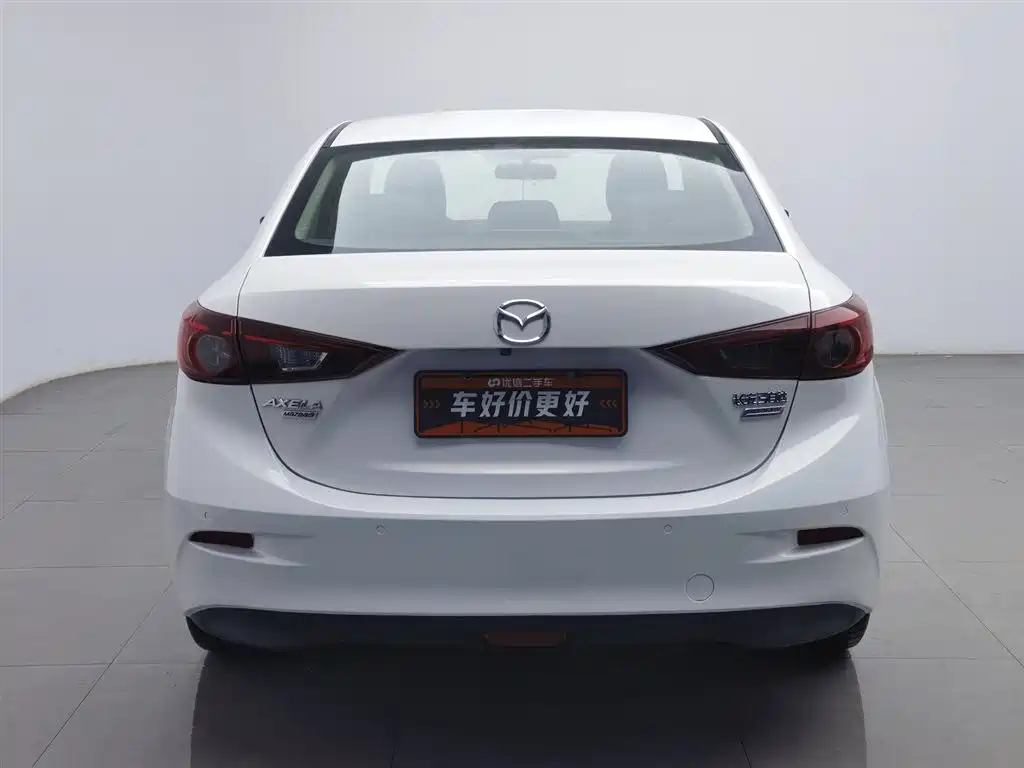 Mazda Mazda3 3 2014 2.0L AT Flagship