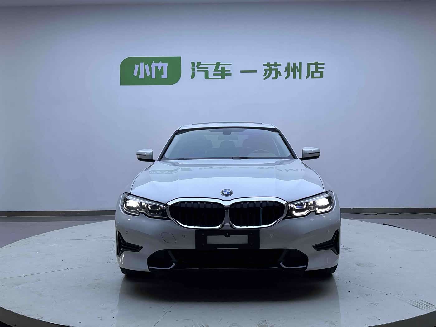BMW 3 Series 2.0 л 2022 г. Белый, пробег 33000 км