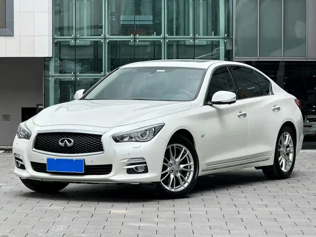 INFINITI Q50L