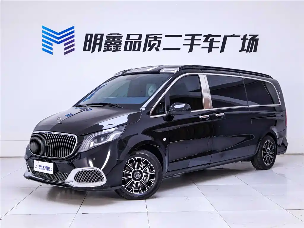 Mercedes-Benz Vito 2023 2.0T 7 мест