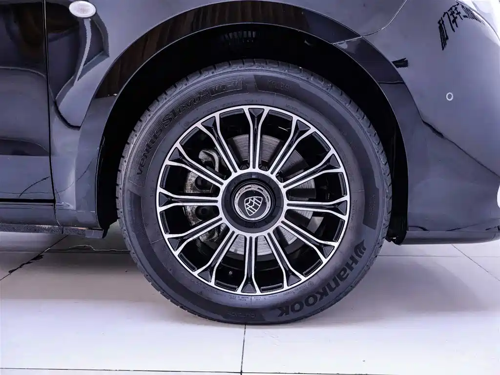 Mercedes-Benz Vito 2023 2.0T 7 мест