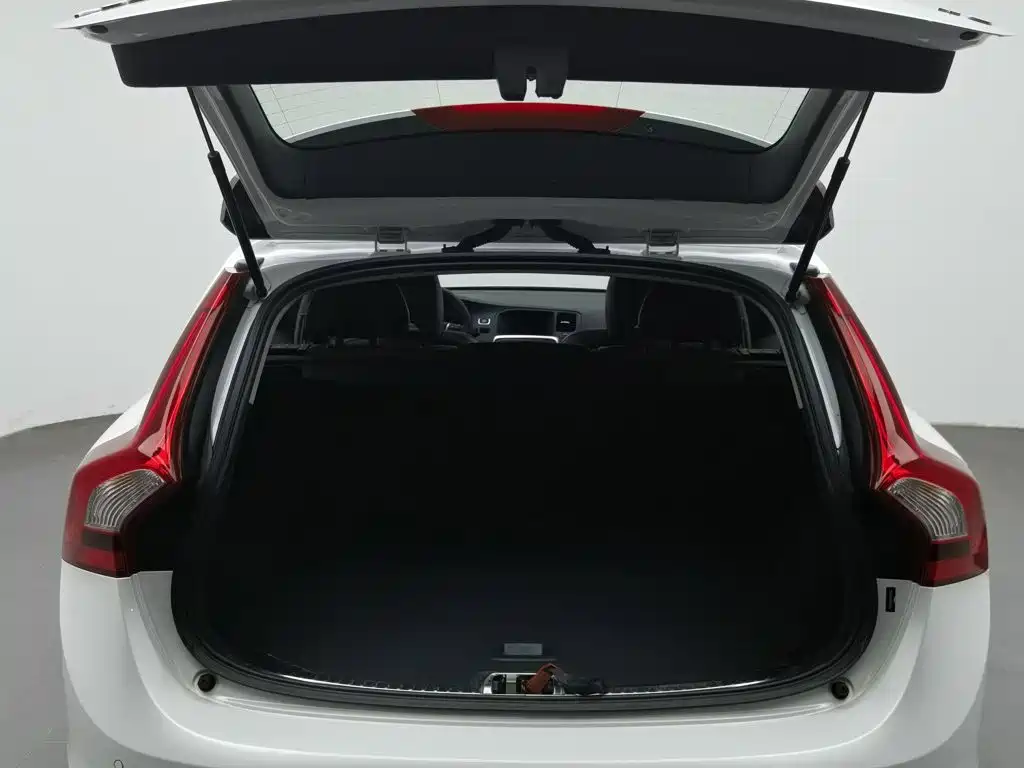 Volvo V60 — миниатюра 16