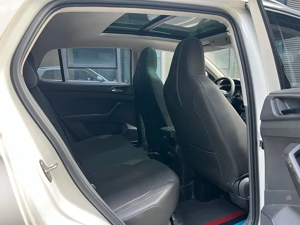 Volkswagen T-Cross — миниатюра 10