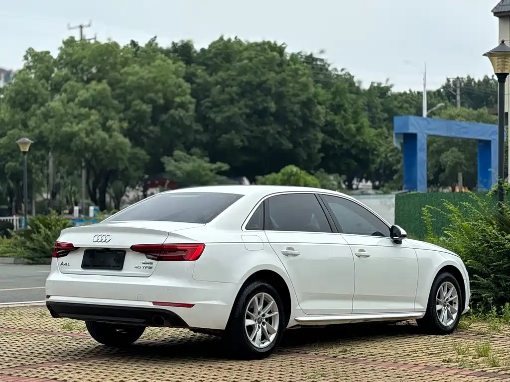 Audi A4L 2017 40 TFSI