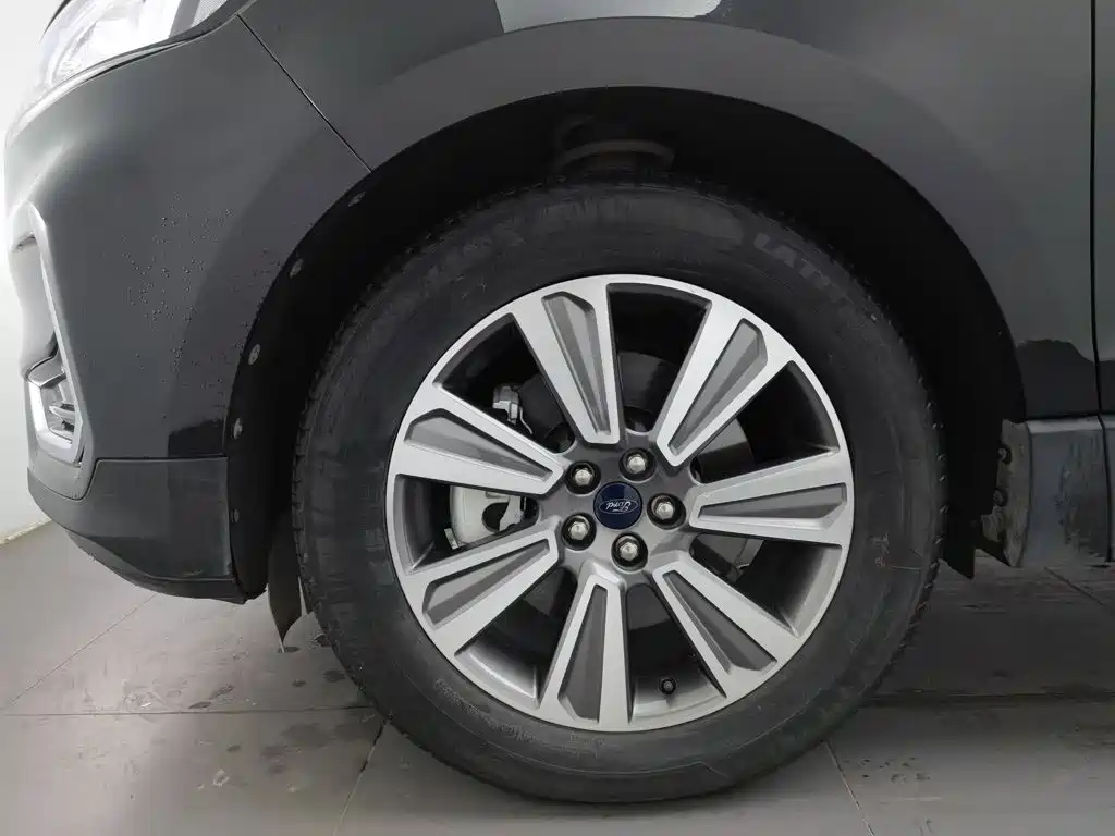 Ford Edge — миниатюра 17