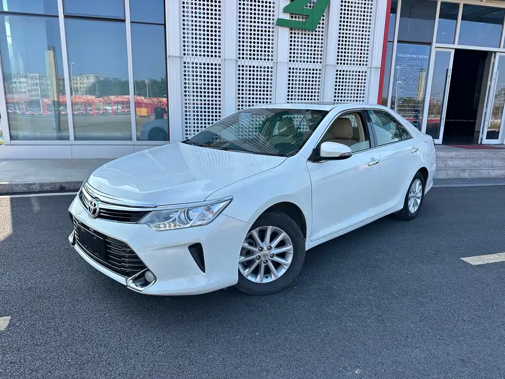 TOYOTA CAMRY