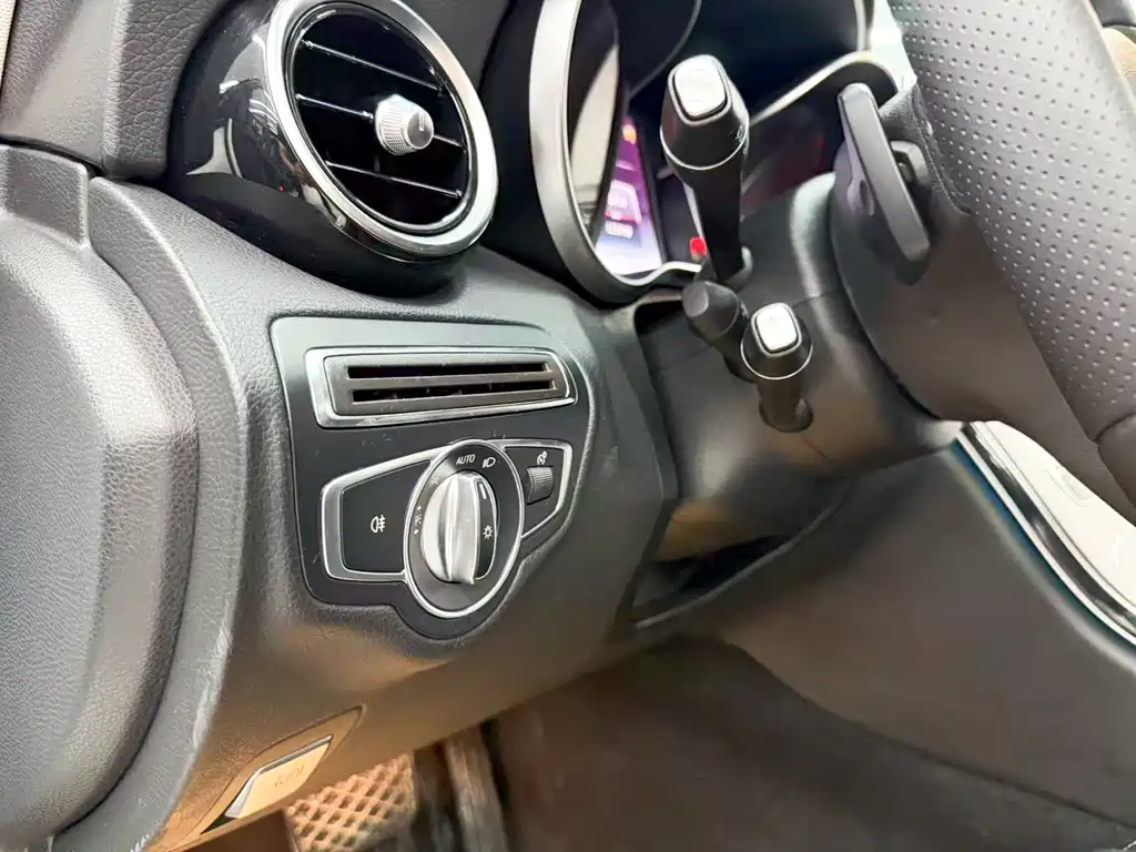 Mercedes-Benz C-Class — миниатюра 10