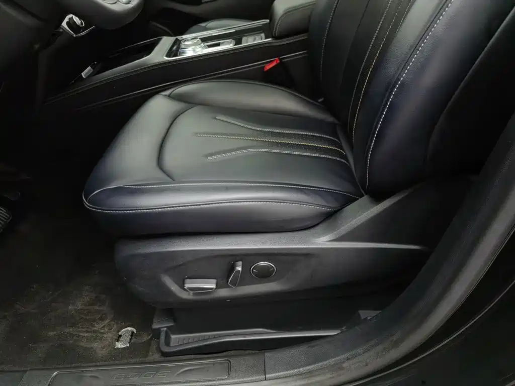 Ford Edge — миниатюра 20