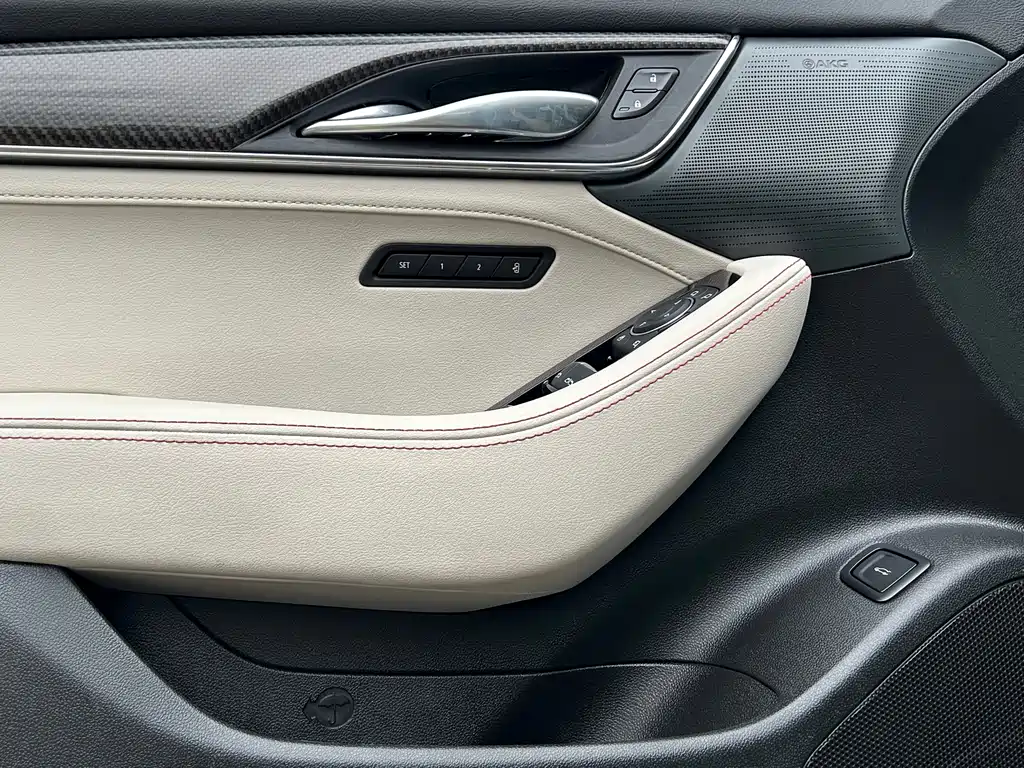 Cadillac CT5 — миниатюра 23