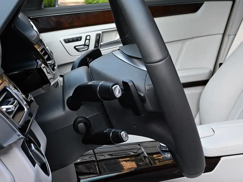 Mercedes-Benz E-Class — миниатюра 26