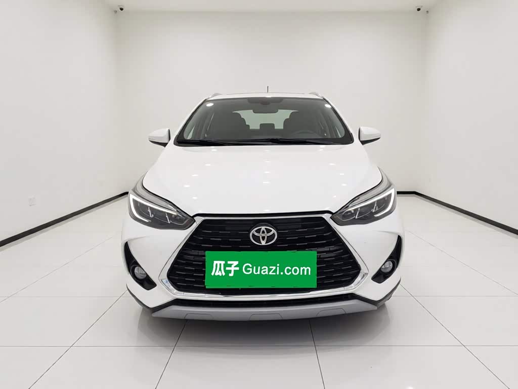 Toyota YARiS L Zhi Xuan 1.5 л 2022 г. Белый, пробег 25200 км