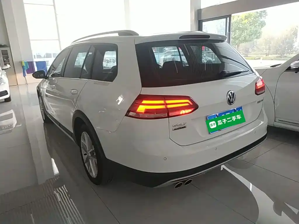 Volkswagen Golf (Import) — миниатюра 5