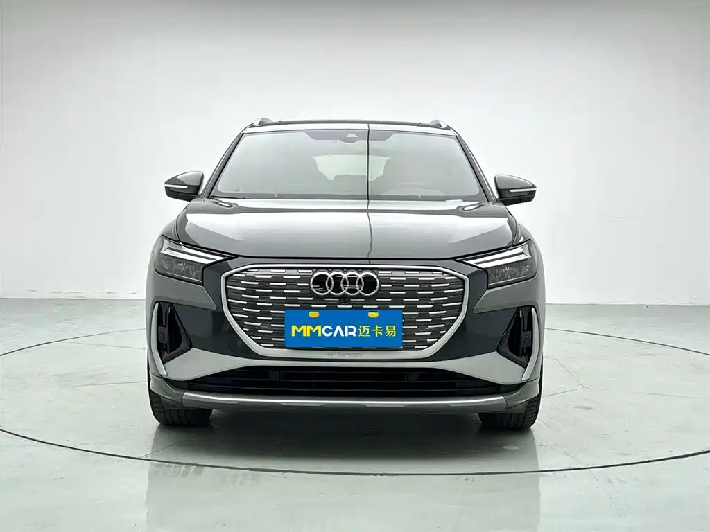 AUDI Q4 E TRON