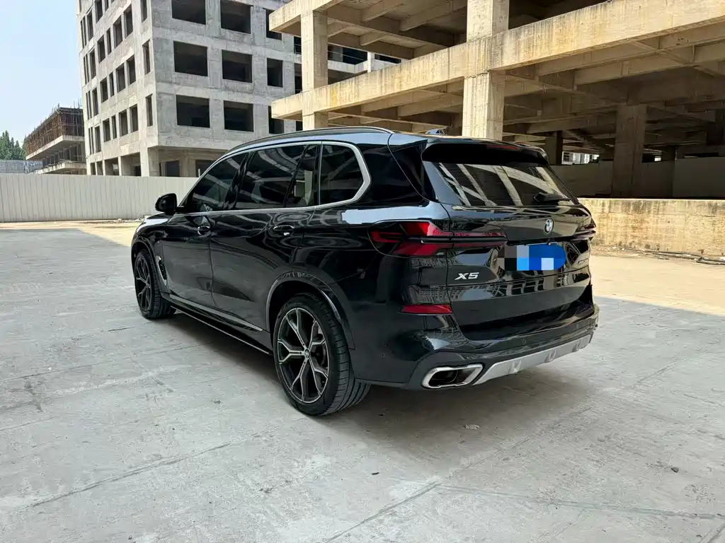 BMW X5 2023 xDrive 30Li Premium M Sport