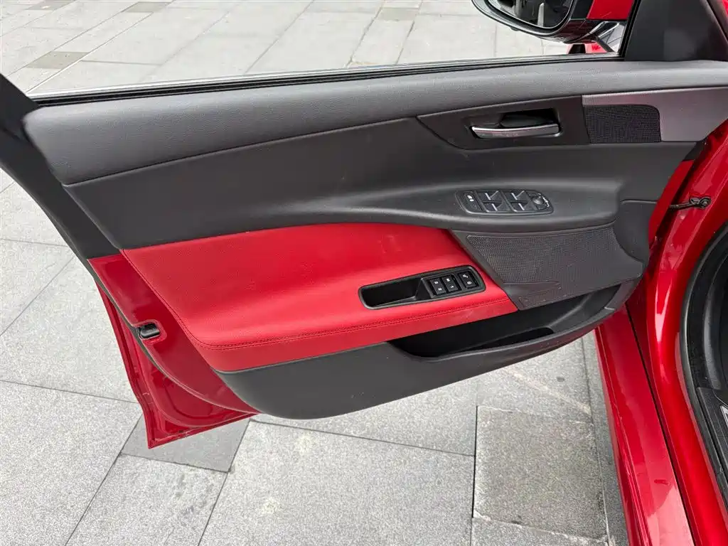Jaguar XE 2017 2.0T 200PS R-Sport