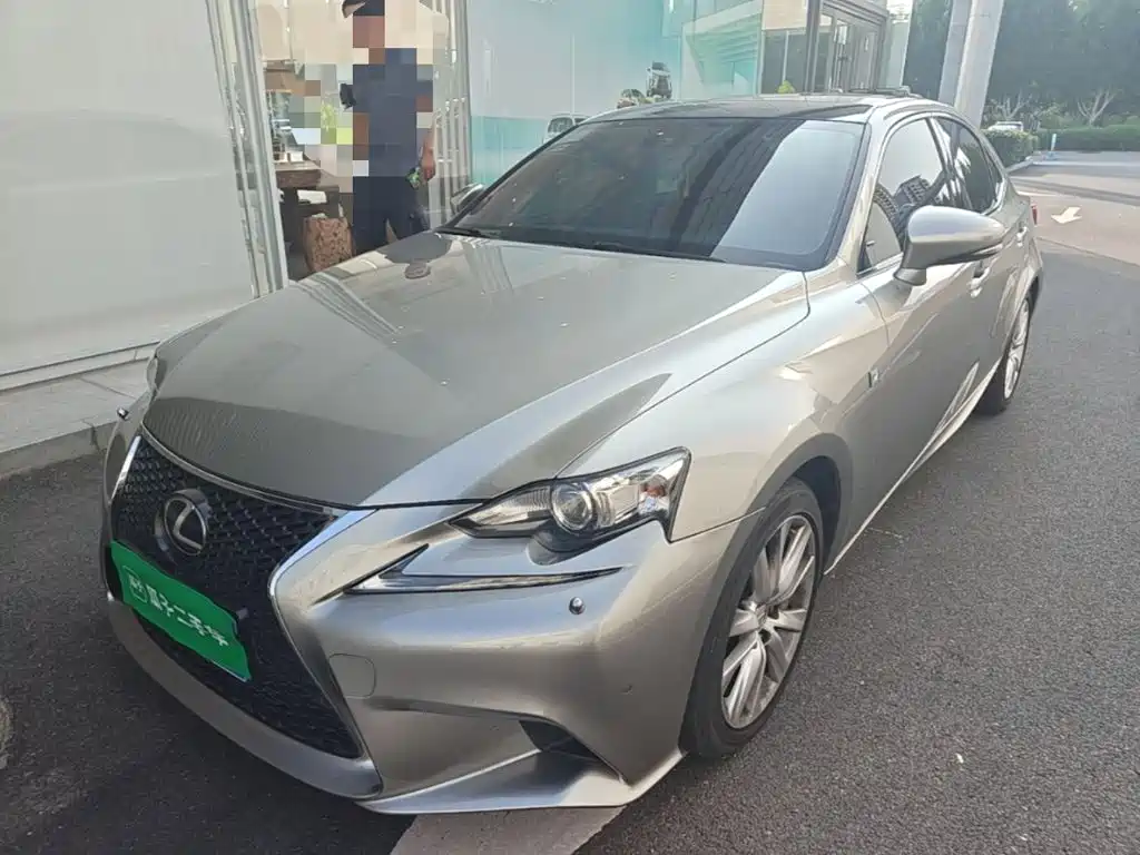 Lexus IS — миниатюра 2