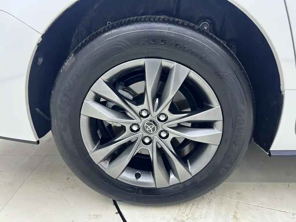 Toyota Sienna — миниатюра 18