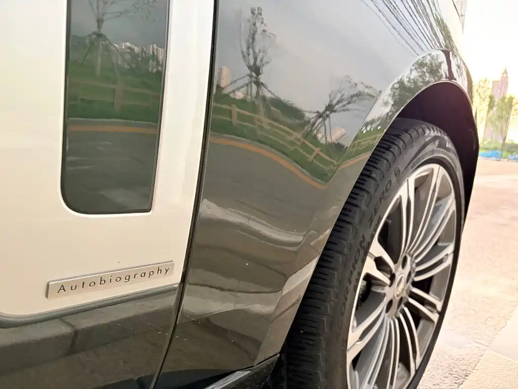 Land Rover Range Rover 2023 3.0 L6 400PS Long Wheelbase