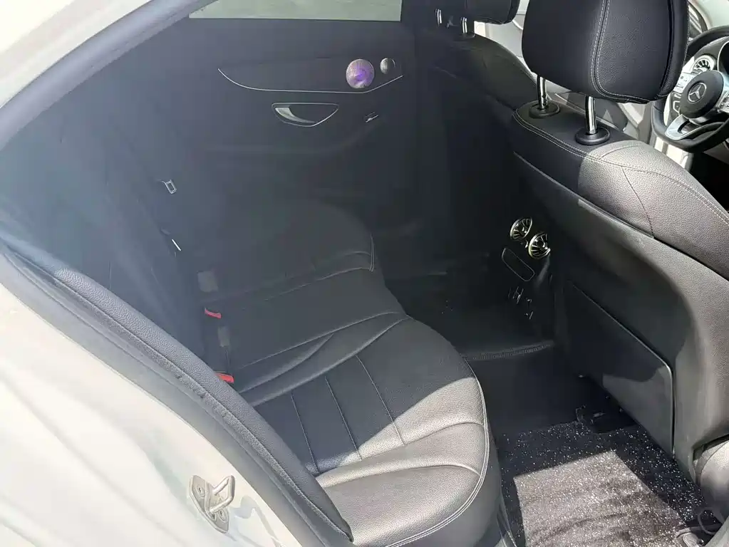 Mercedes-Benz C-Class — миниатюра 6