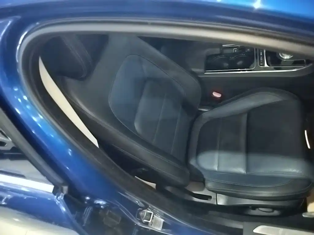 Jaguar XE — миниатюра 25