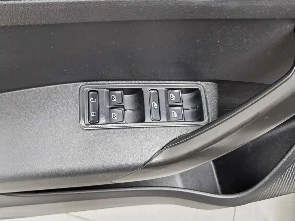 Volkswagen Santana — миниатюра 9