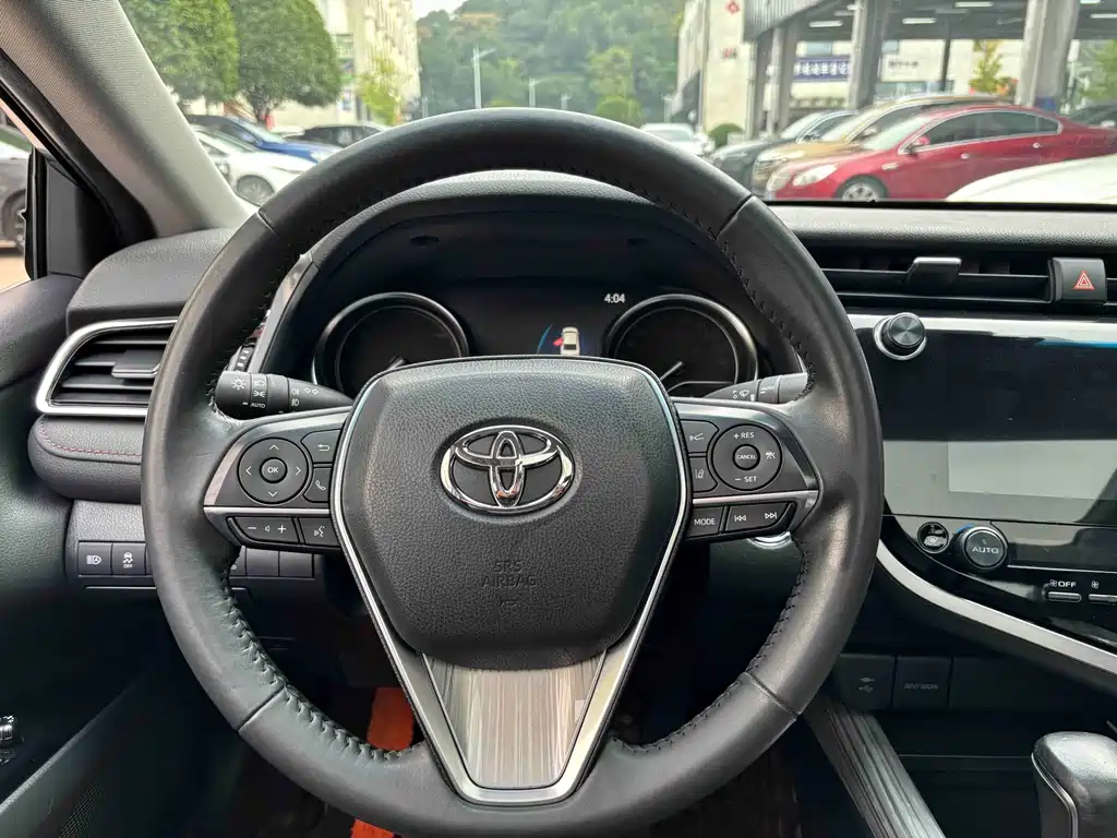 Toyota Camry — миниатюра 7