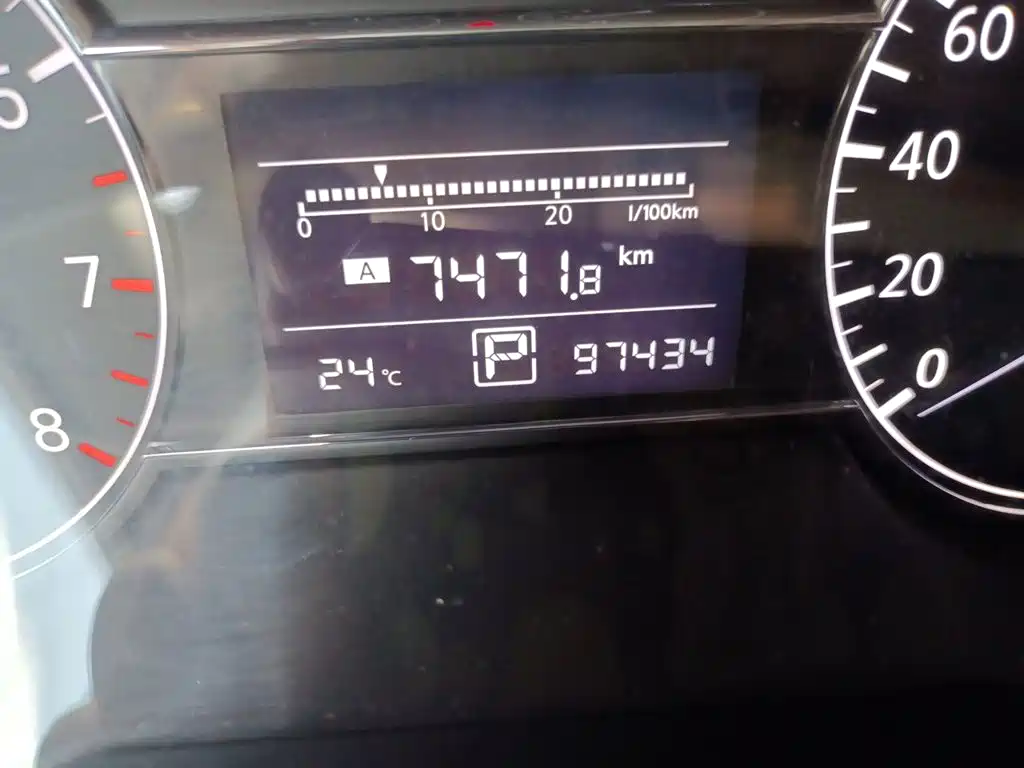 Nissan Tiida — миниатюра 8