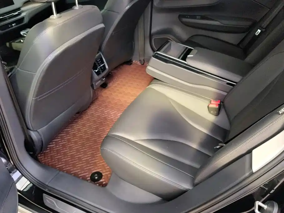 Hongqi Hongqi E-QM5 — миниатюра 11