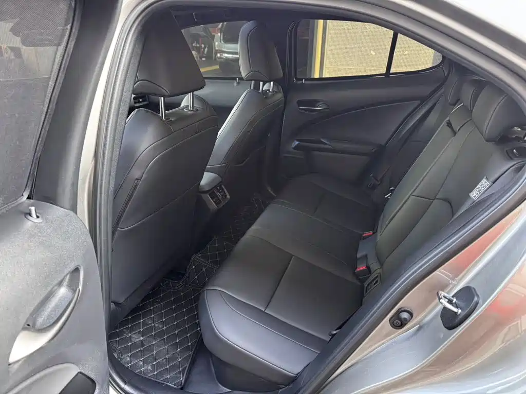 Lexus UX — миниатюра 6