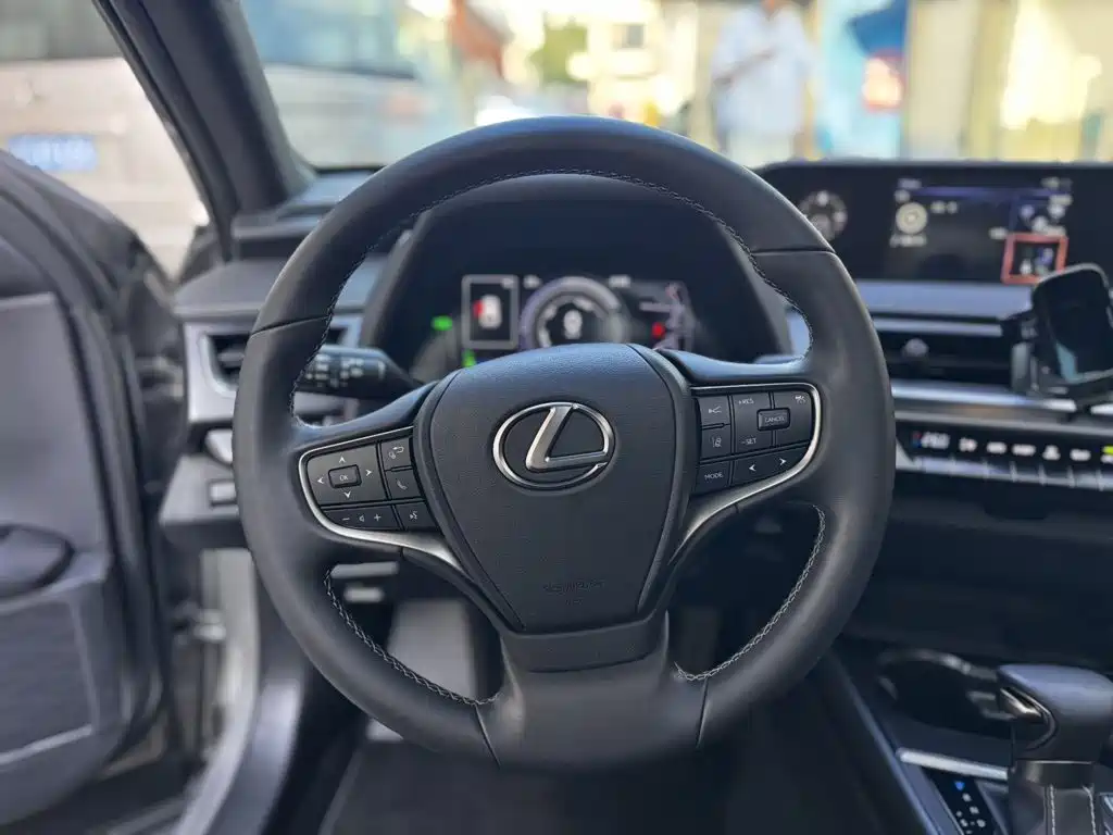 Lexus UX — миниатюра 7