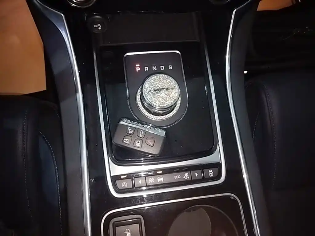 Jaguar XE — миниатюра 14