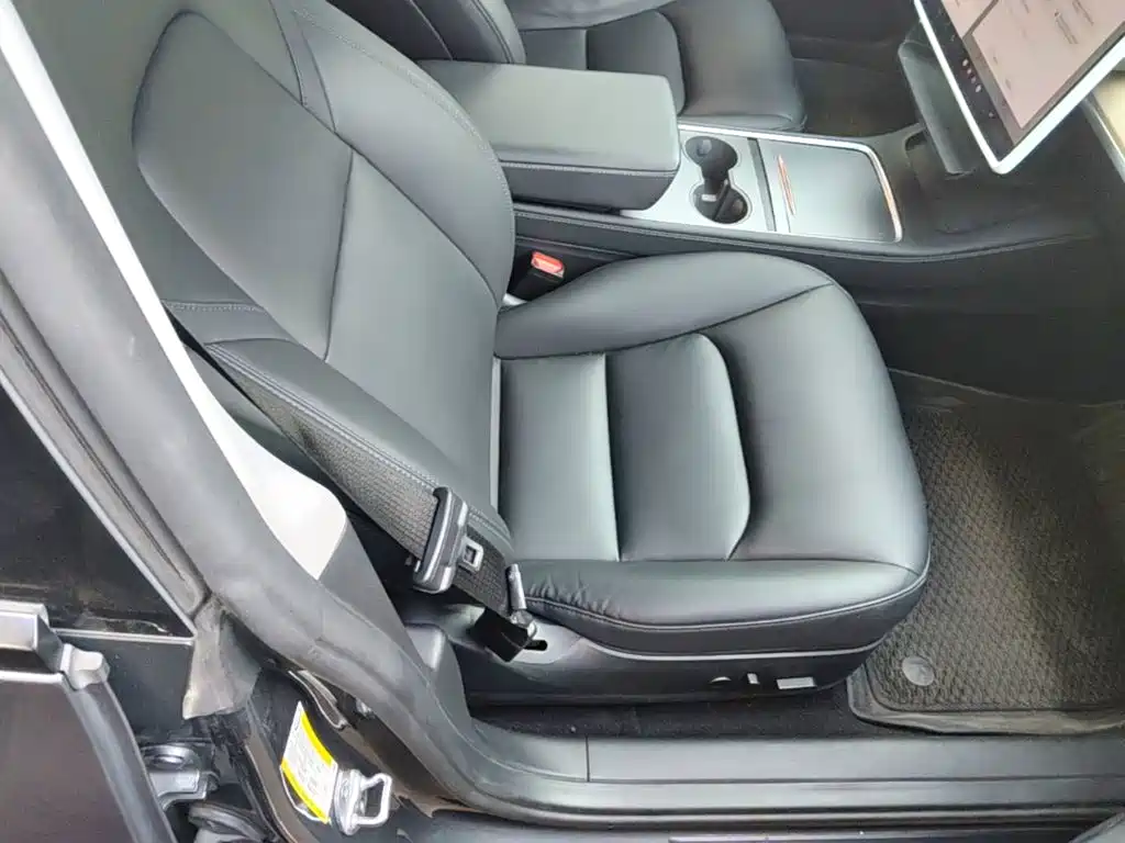 Tesla Model 3 — миниатюра 25