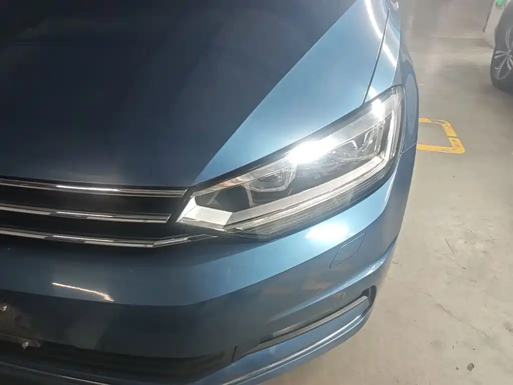 Volkswagen Touran — миниатюра 24