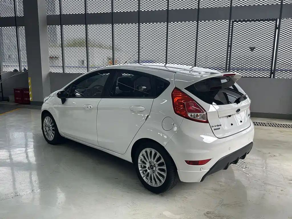Ford Fiesta 2014 1.0 GTDi AT