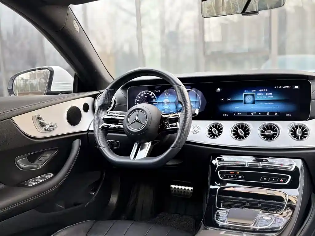 MERCEDES-BENZ E CLASS