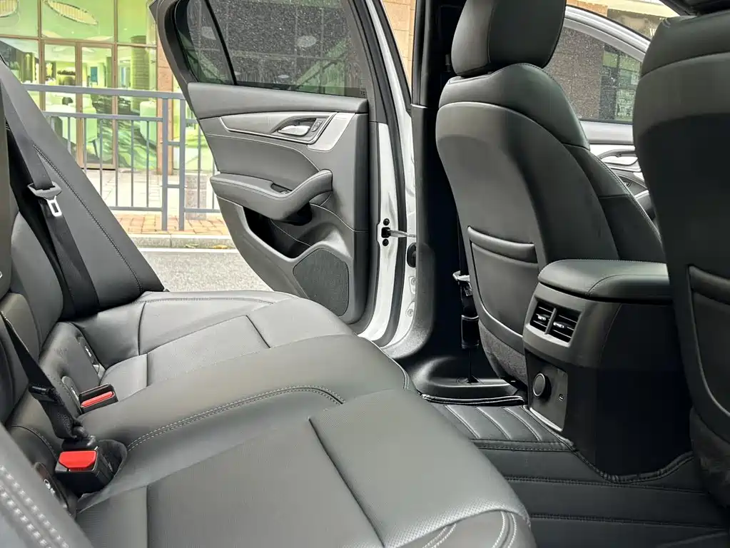 Cadillac CT5 — миниатюра 15