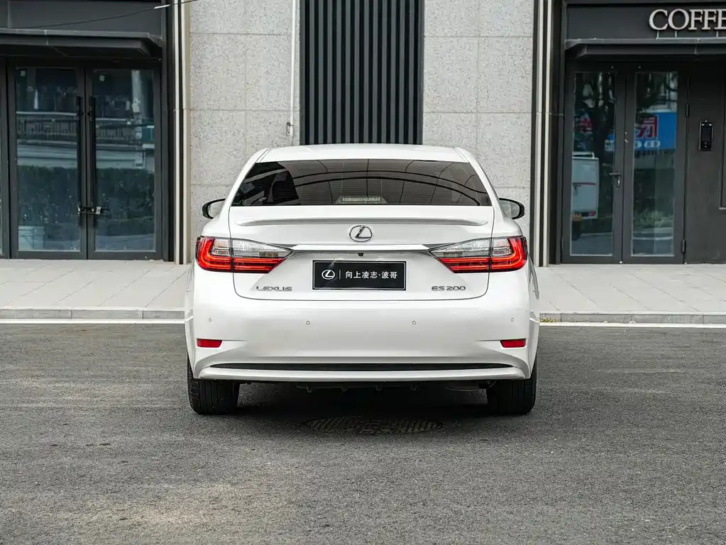 Lexus ES — миниатюра 5