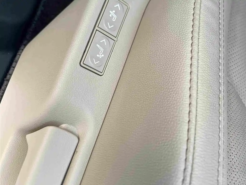 Toyota Sienna — миниатюра 17